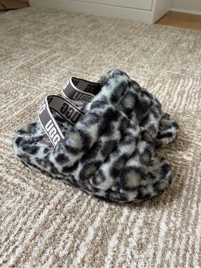 UGG Leopard Print Shearling Slide - Black/Tan
